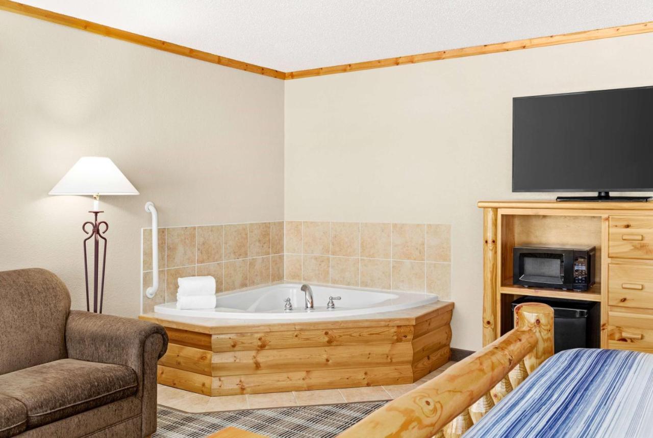 Americinn By Wyndham Roseau Dış mekan fotoğraf